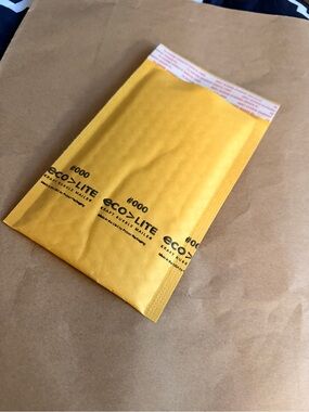 25 Eco-Lite Yellow Bubble Mailer Envelope